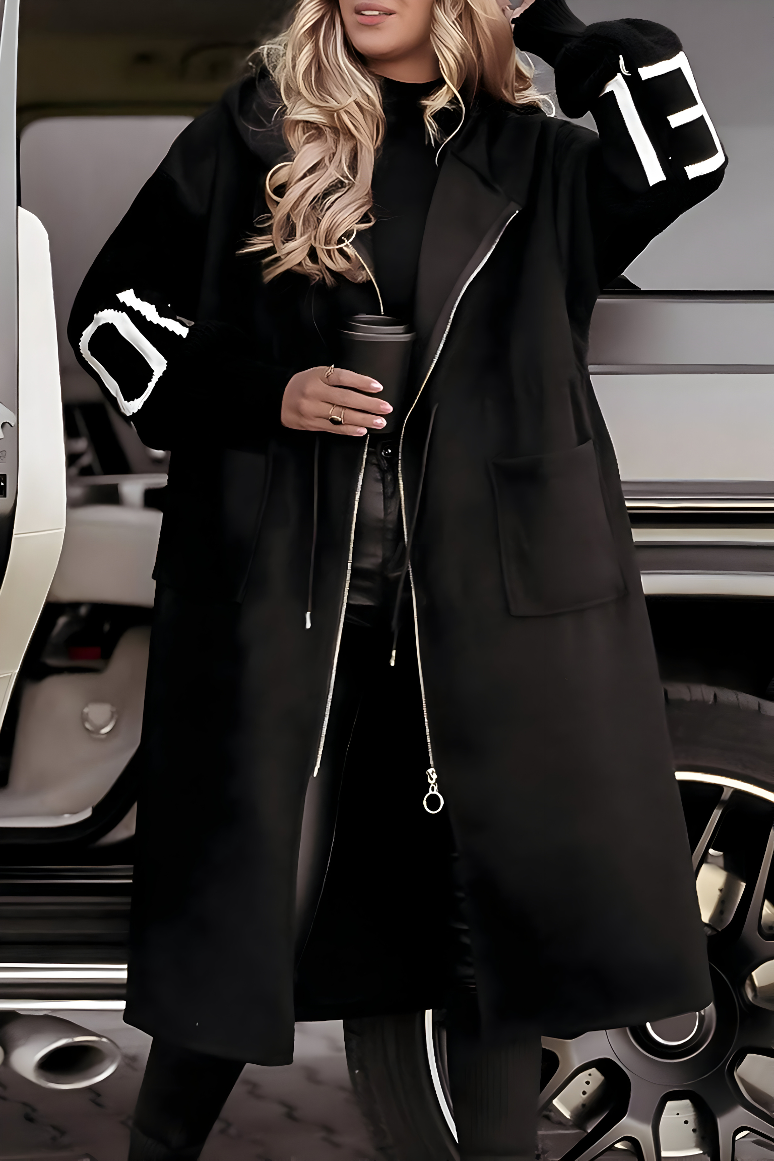 Elizabeth - Chic Hooded Layering