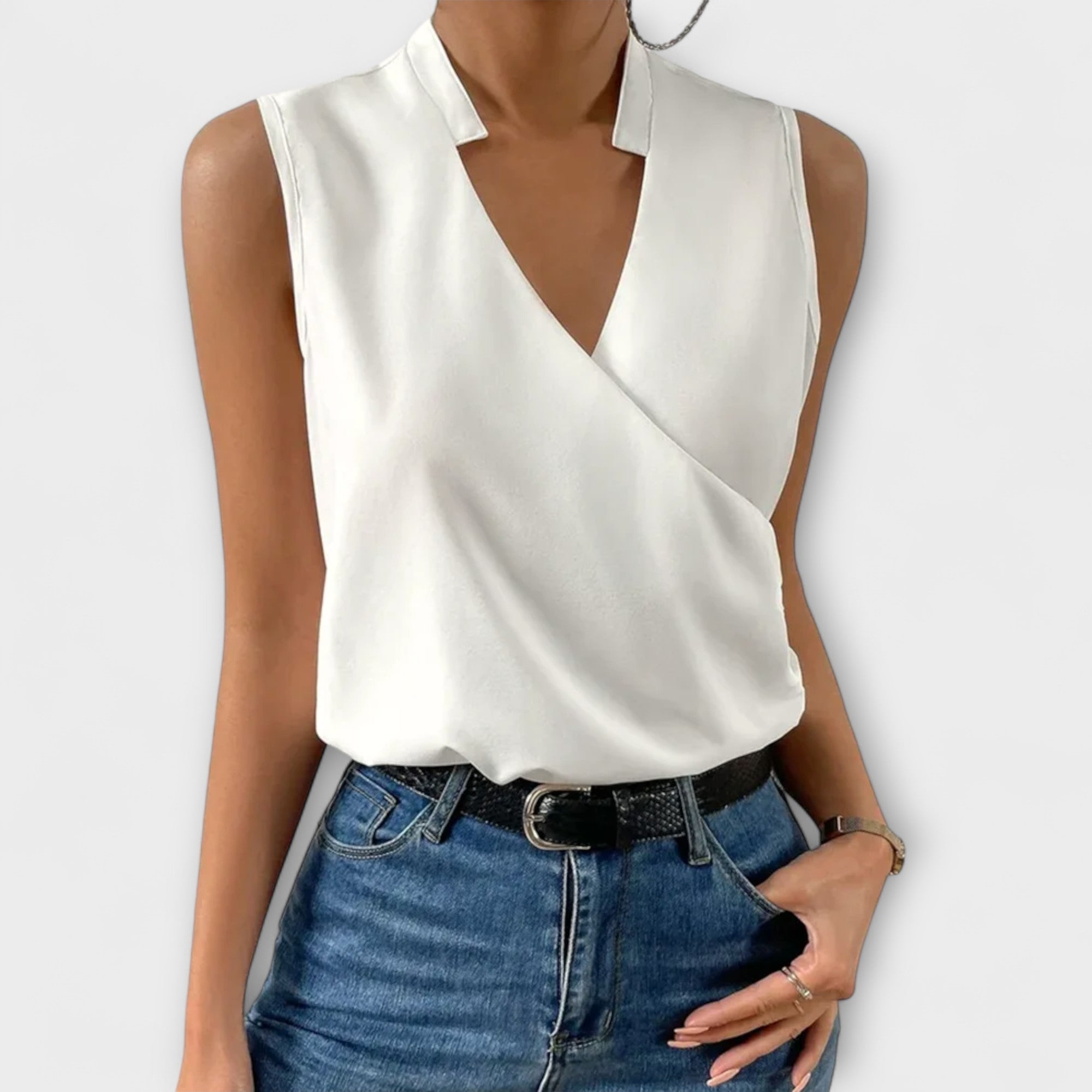 Clara - Elegant V-Neck Top