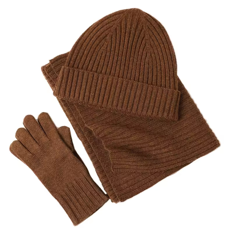 100% CASHMERE WINTERTIME ESSENTIALS