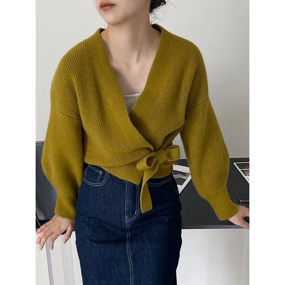 Charlotte - Knitted V-Neck Short Cardigan
