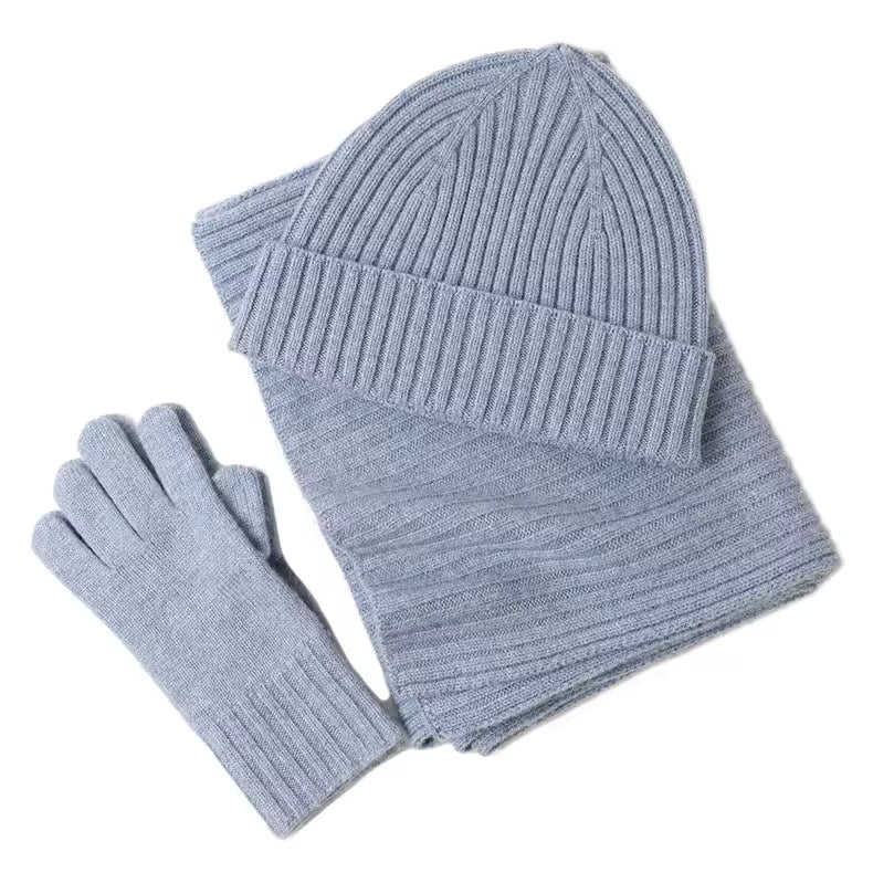 100% CASHMERE WINTERTIME ESSENTIALS