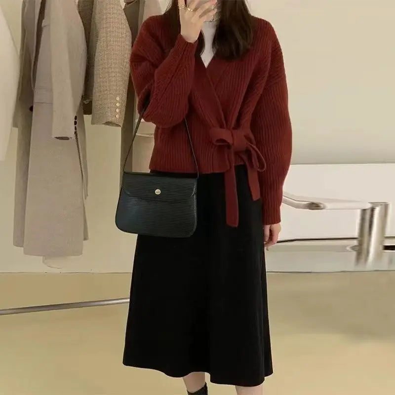 Charlotte - Knitted V-Neck Short Cardigan