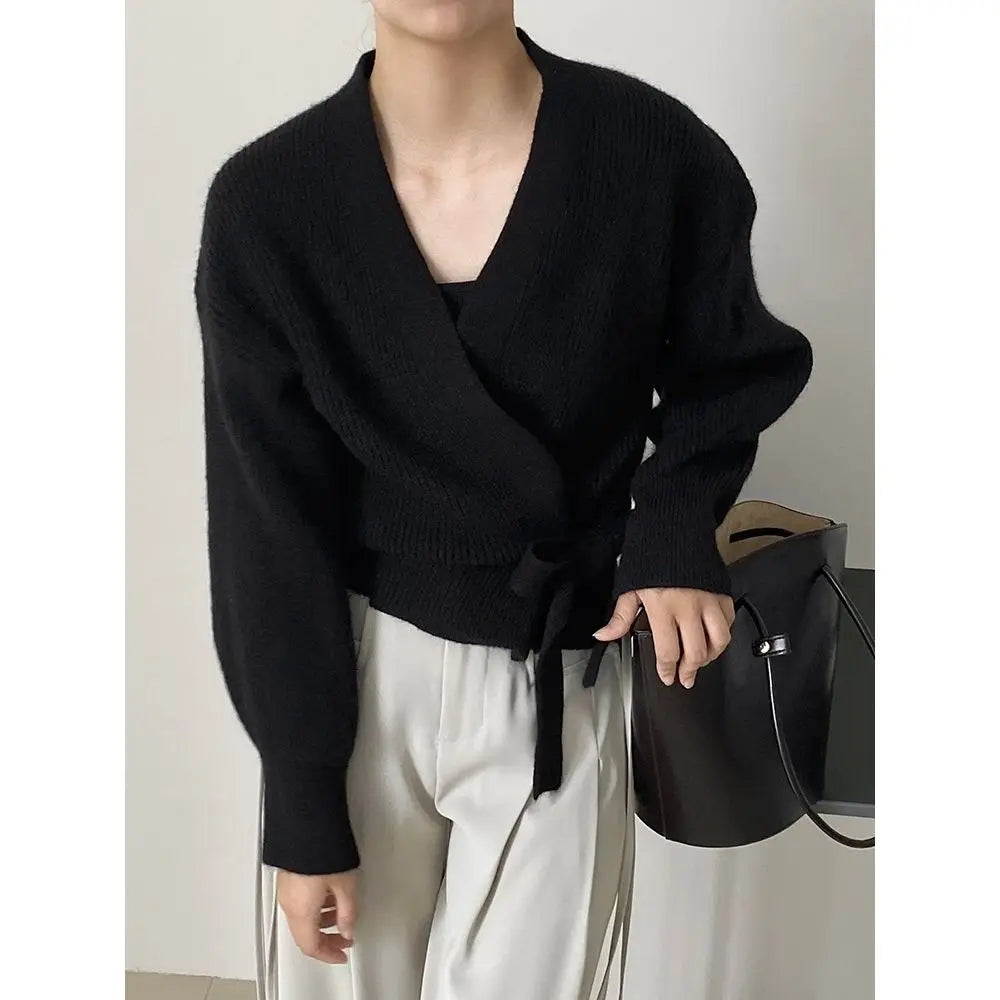 Charlotte - Knitted V-Neck Short Cardigan