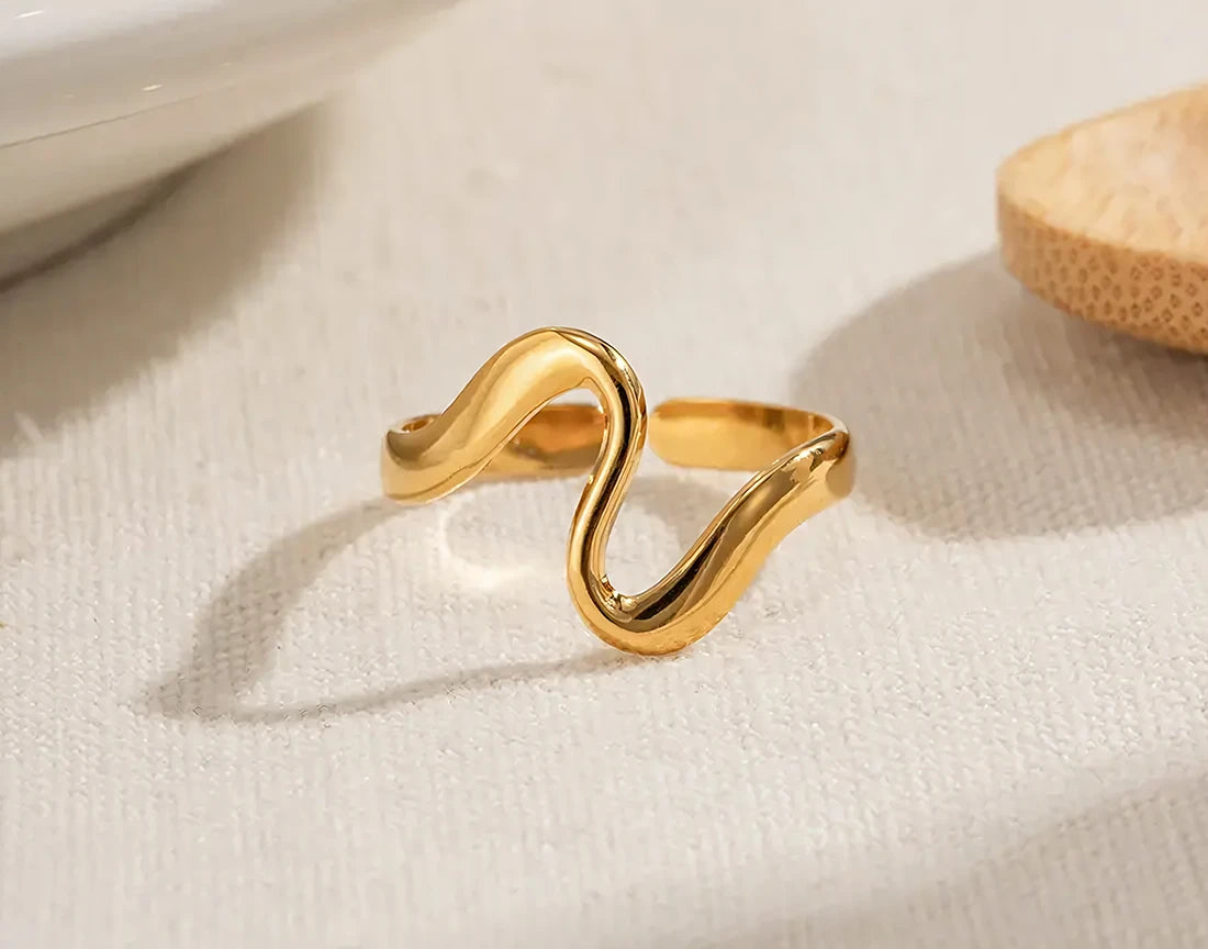 WAVES OF LIFE RING