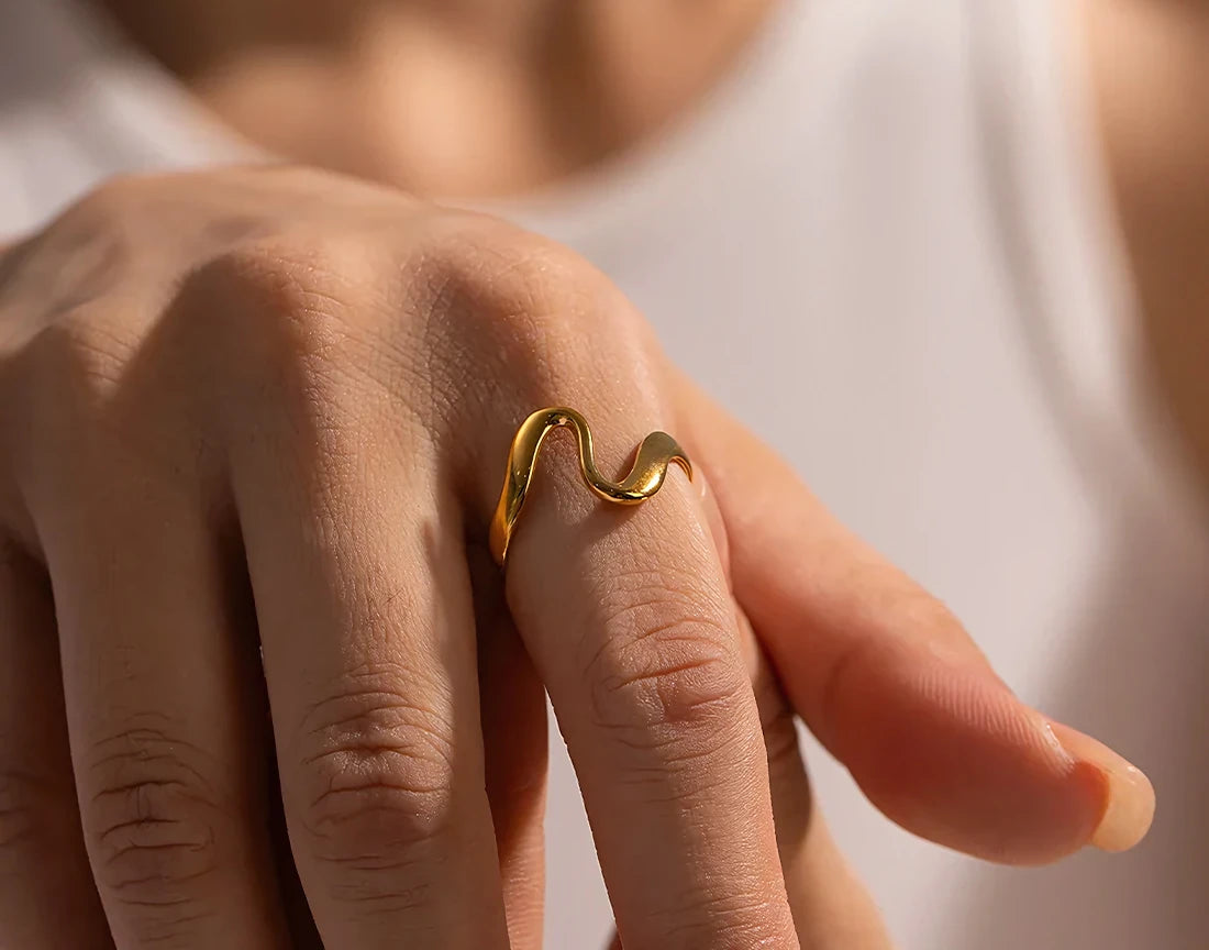 WAVES OF LIFE RING