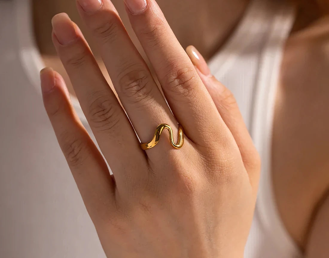 WAVES OF LIFE RING
